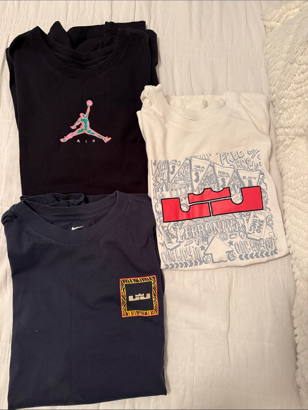 Nike Men’s Medium Black, White & Navy Graphic Tee Bundle (3)